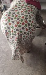 يصور طيز امه وهي بتمسح